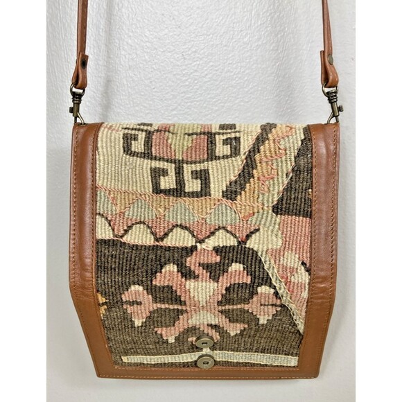 Artemis Design Co Sumak Kilim Wallet Purse Crossbody w/ Removable Shoulder Strap - Picture 2 of 15